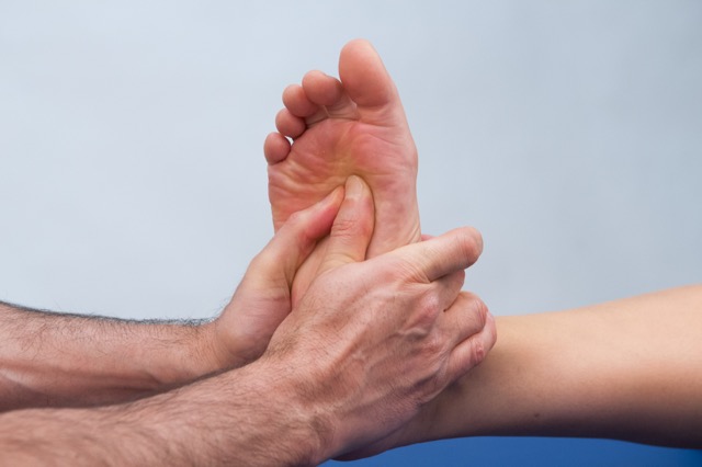 Plantar fascia stretching and myofascial release techniques (with the