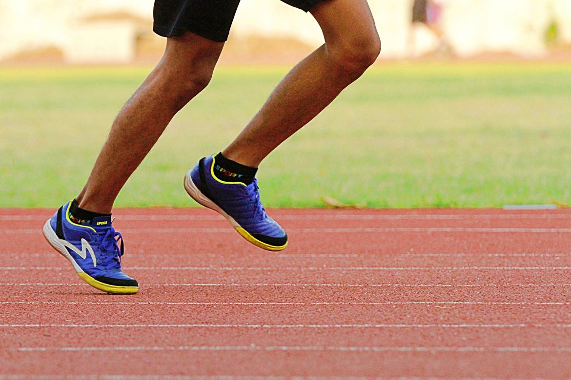 cushioned running shoes and injuries